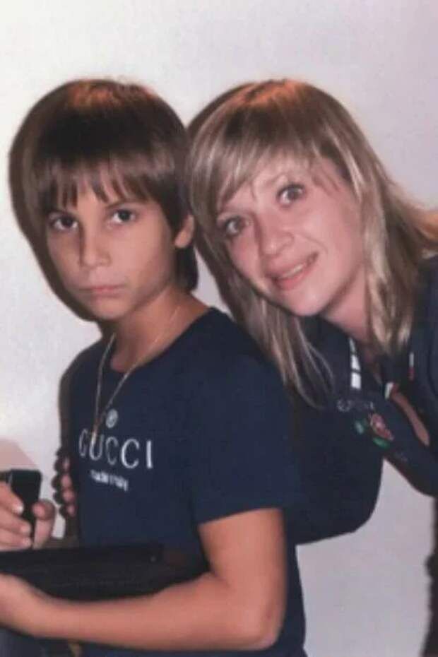 Юлия Салтовец с сыном Андреем Батуриным. Юлия Салтовец с сыном Андреем Батуриным.