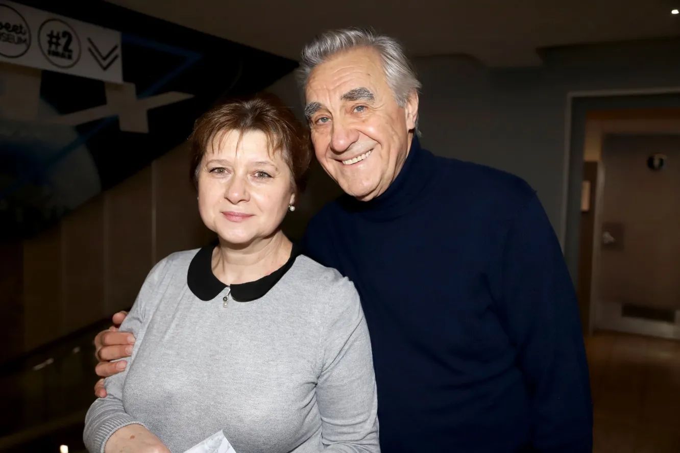 Анатолий Васильев со второй женой.
