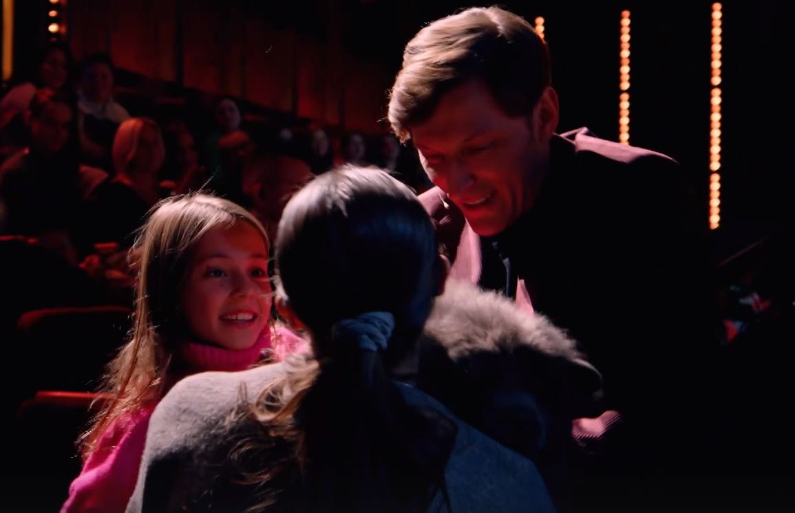 Павел Воля и Ляйсан Утяшева с дочерью.