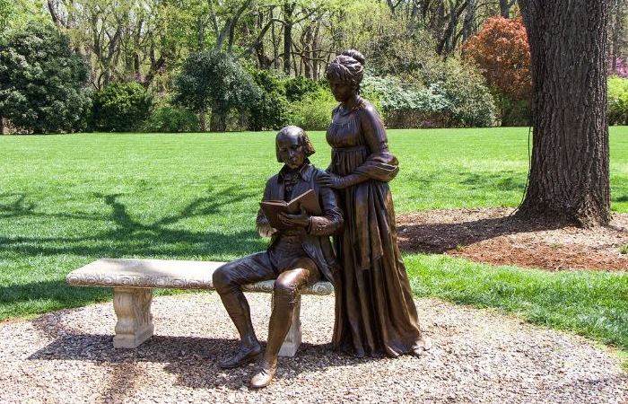 Памятник, установленный Джеймсу и Долли Мэдисон в городе Ориндже/ Фото: ru.wikipedia.org