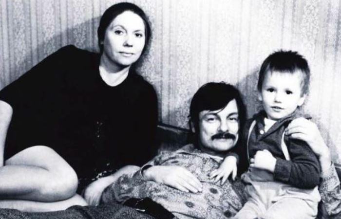 Андрей Тарковский с женой Ларисой и сыном