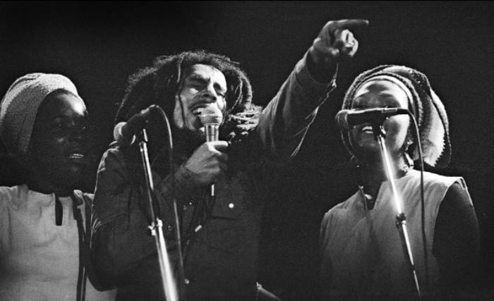 Боб и Рита Марли на сцене