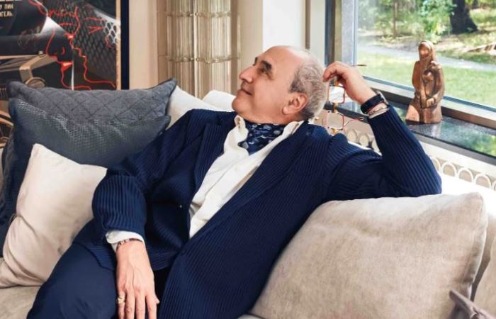 Адвокат Александр Добровинский в доме во Внуково