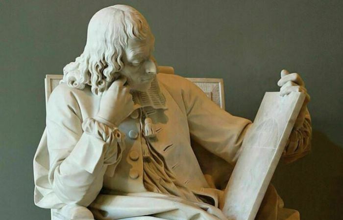 Скульптура Паскаля в Лувре / Фото: pnp.ru