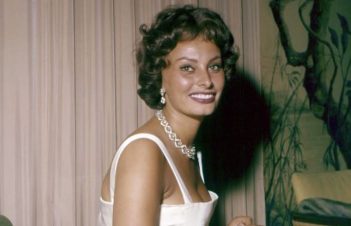 Бриллиантовый воротник-кольцо Софи Лорен