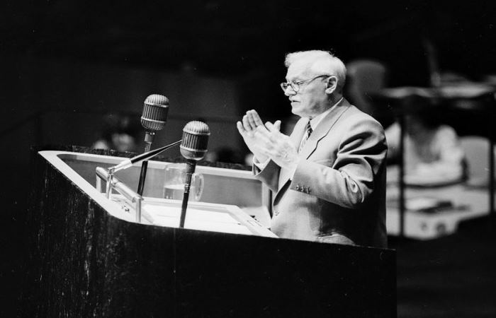 Вышинский в Генассамблее ООН Вышинский в Генассамблее ООН