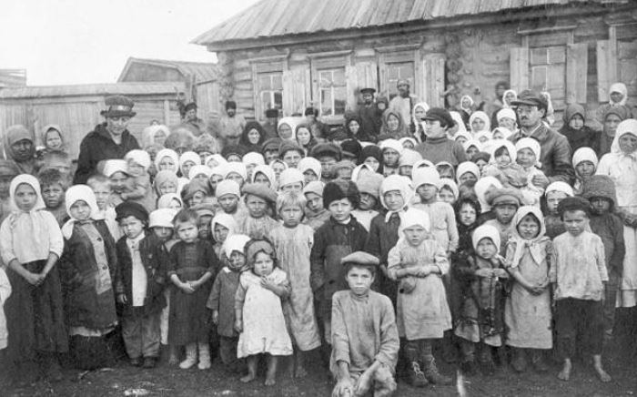 Анна Луиза Стронг в деревне Новосемейкино под Самарой Анна Луиза Стронг в деревне Новосемейкино под Самарой