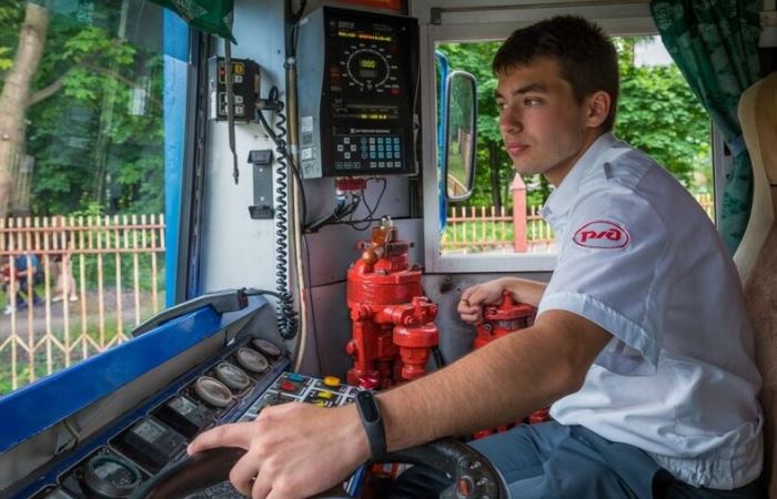 На детской железной дороге в Кратово