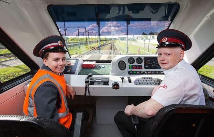 Юные машинисты на детской железной дороге