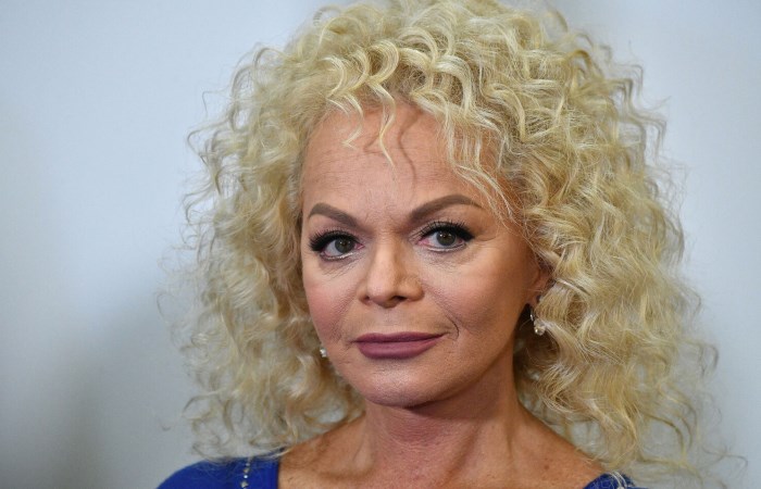 Лариса Долина