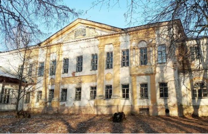 Дом в усадьбе Богимово, ставший прототипом чеховского дома с мезонином Дом в усадьбе Богимово, ставший прототипом чеховского дома с мезонином