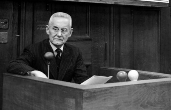 Франц Гальдер дает показания на Нюрнбергском процессе