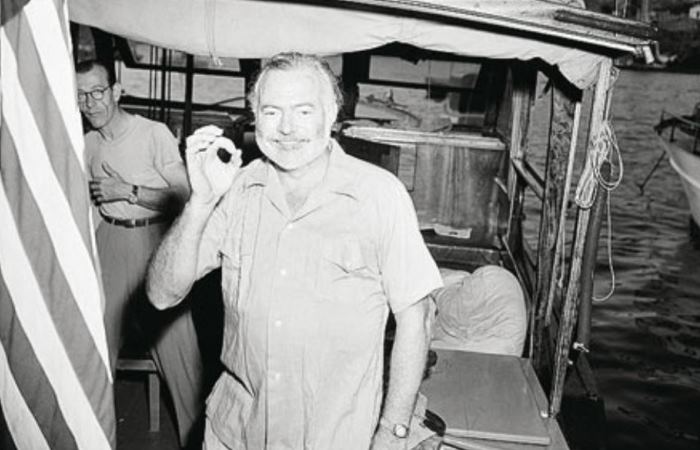 Эрнест Хемингуэй на яхте / Фото: yachting-mag.com