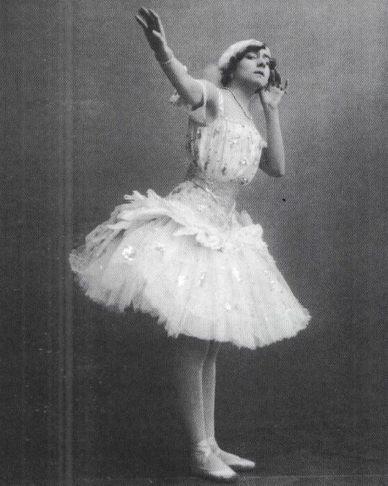 Ұпайлар үшін бөтелке порносын айналдырыңыз