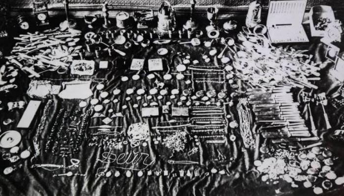 Драгоценности, конфискованные у спекулянтов