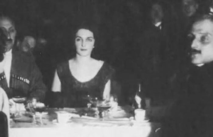 Мэри Эристова в Париже Мэри Эристова в Париже