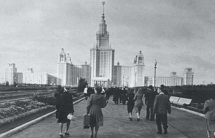 Контора обеспечивала поступление в разные вузы, в том числе в МГУ - один из самых престижных вузов столицы