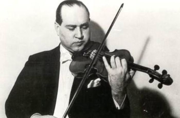 Давид Ойстрах со знаменитой скрипкой Страдивари, найденной в тайнике Юсуповых