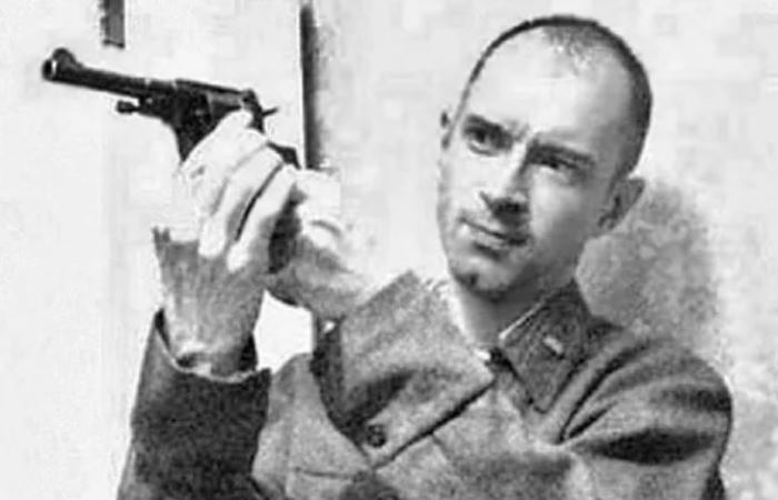 Николай Павленко в юности