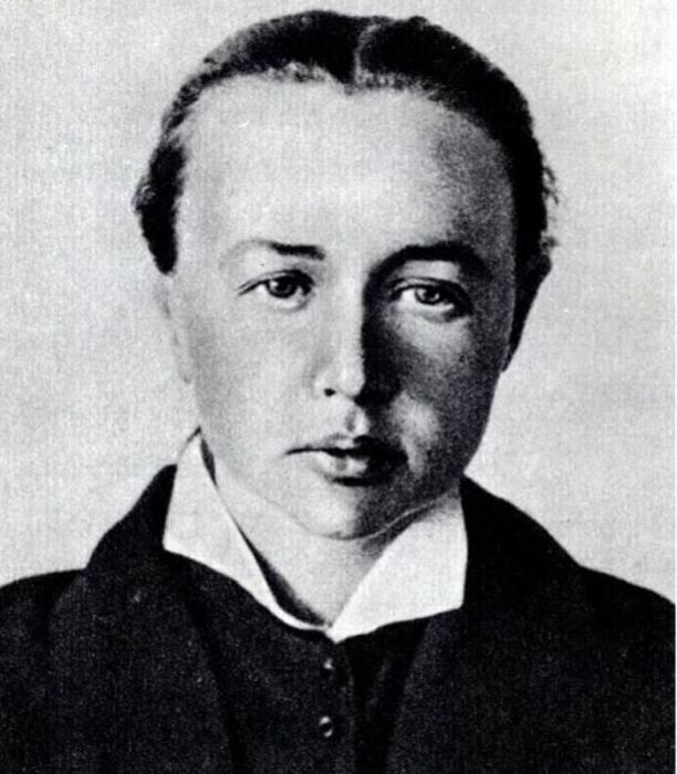 Софья Перовская в юности