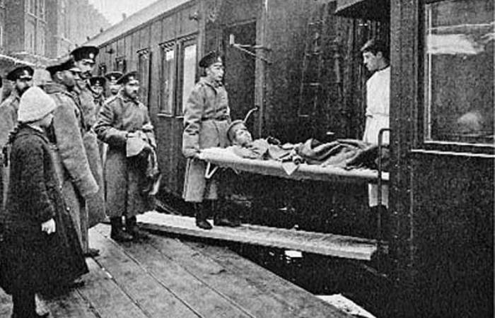 Отправка раненых в госпиталь во время Первой мировой войны / Фото: topwar.ru