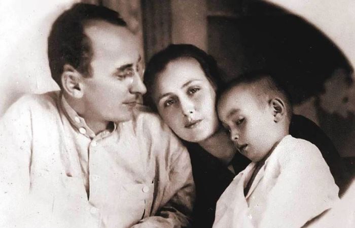 Лаврентий Берия с женой и сыном