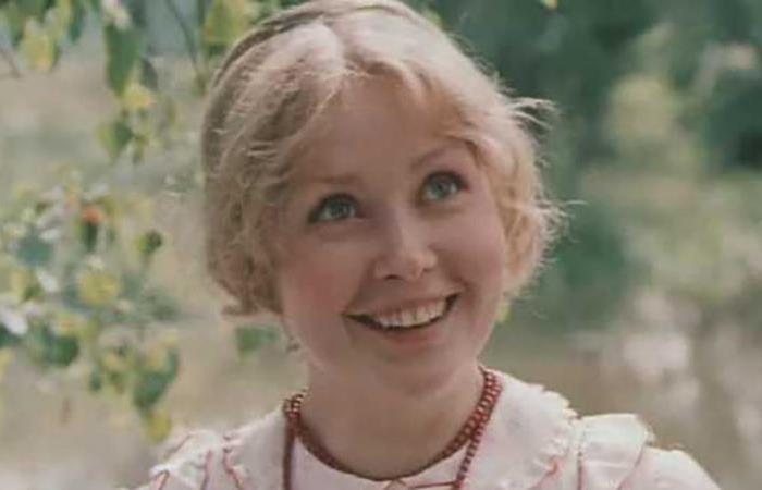 Светлана Рябова в своей дебютной роли Фенечки Светлана Рябова в своей дебютной роли Фенечки