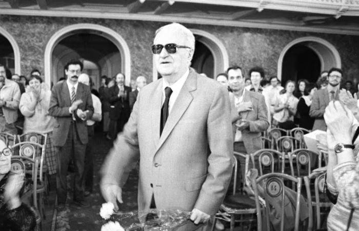 Георгий Свиридов на вручении очередной награды Георгий Свиридов на вручении очередной награды