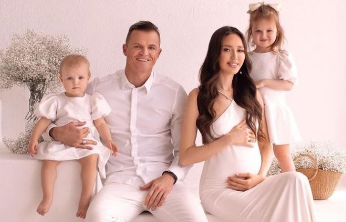 Дмитрий Тарасов с семьей 