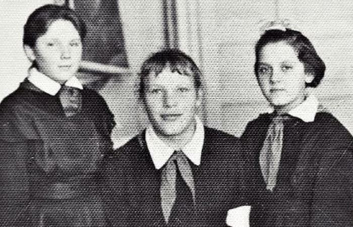 Ульяна (в центре) с подругами в интернате / Фото: rus.tvnet.lv