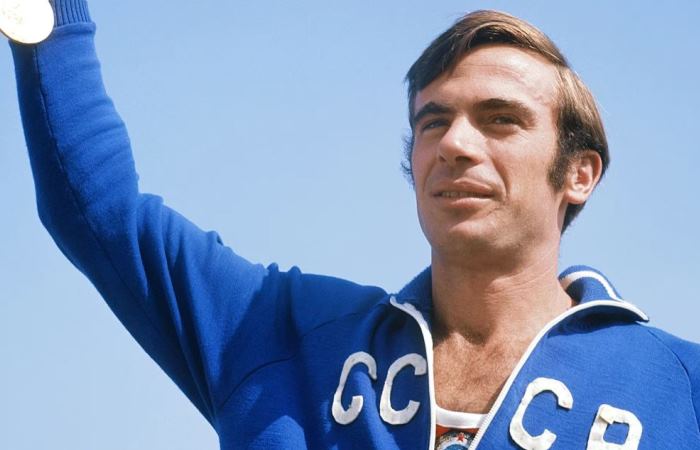 Получил 3 главных ордена СССР, а потом стал разносчиком пиццы: Почему сбежал на Запад и не смог вернуться чемпион Виктор Санеев