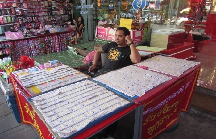 Тайцы покупают 90 млн билетов на каждый тираж.
