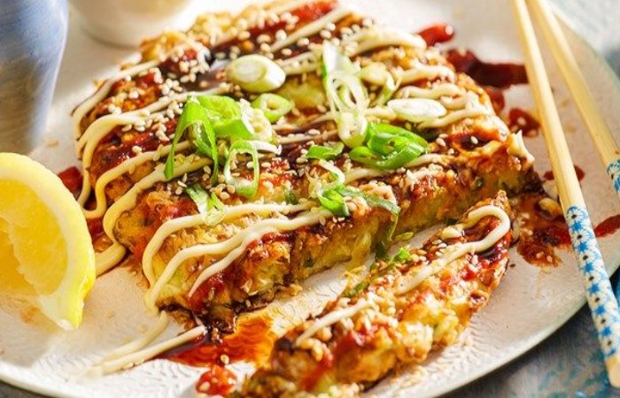 Японская пицца - окономияки.