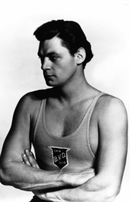 Джонни Вайсмюллер рекламирует одежду. / Фото: Weissmuller Джонни Вайсмюллер рекламирует одежду. / Фото: Weissmuller