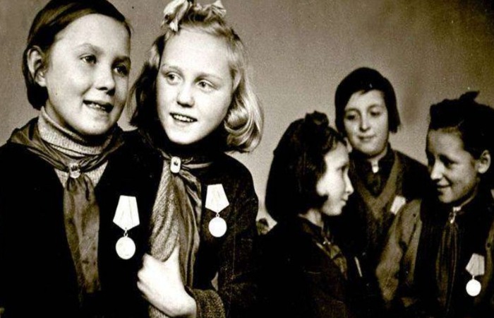 5 тысяч детей блокадного Ленинграда были награждены медалями.