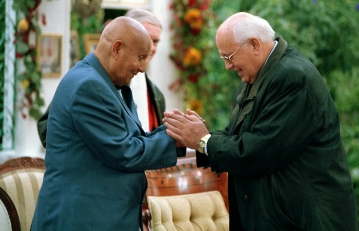 Шри Чинмой и Михаил Горбачев.