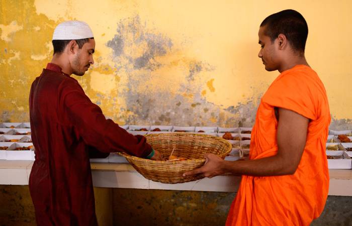 Буддист и мусульманин. / Фото: islamnews.ru