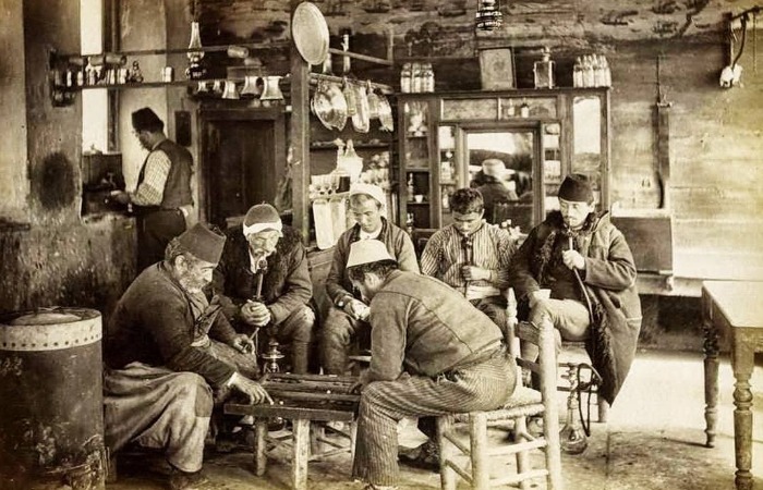 Кофейни в Османской империи - заведения для мужчин. Кофейни в Османской империи - заведения для мужчин.