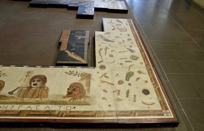 Мозаика на полу у древних римлян.