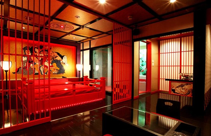 Номер в отели любви. Номер в отели любви.