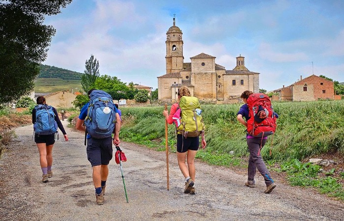 Паломники в Камино-де-Сантьяго.