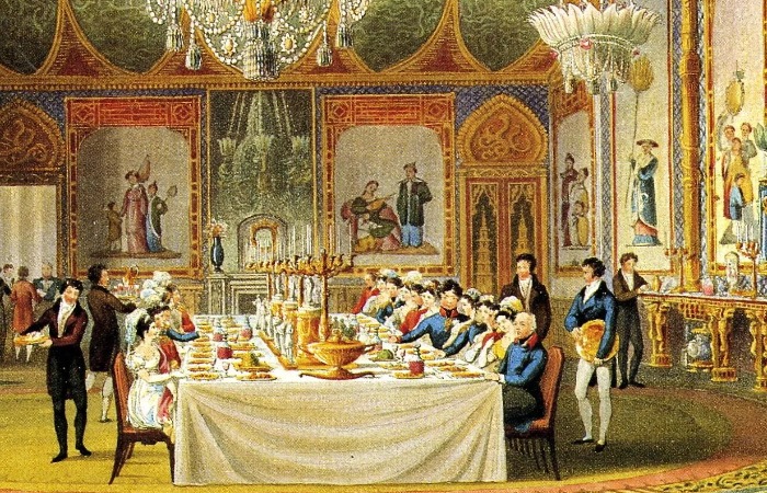 Подготовка к праздничному обеду.