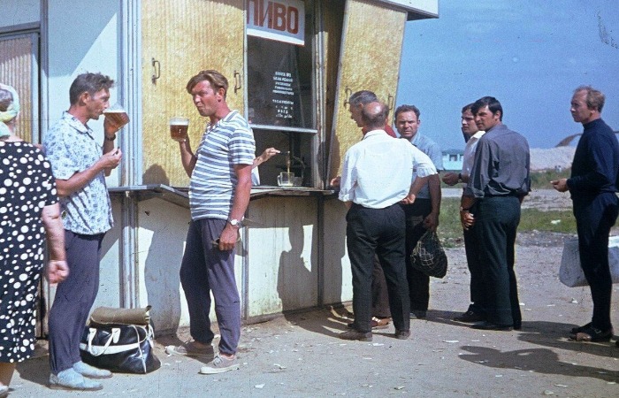 Пивной ларек в СССР.  Пивной ларек в СССР.