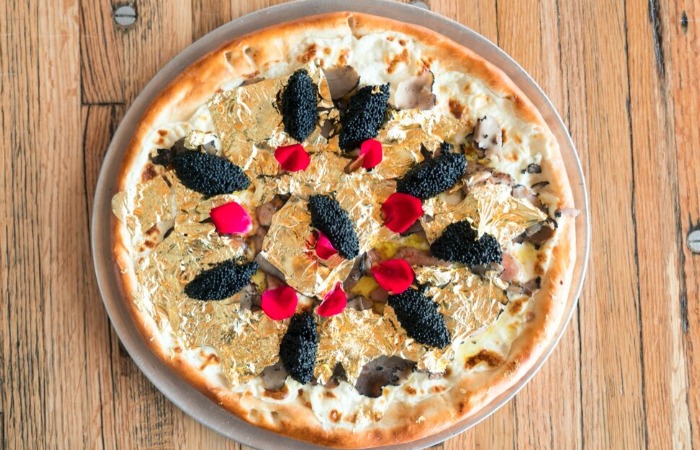 Пицца с золотом за 2 тысячи долларов. 