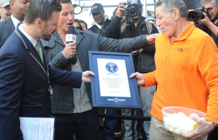 Ашрит Фурман многократный рекордсмен Книги рекордов Гиннесса.