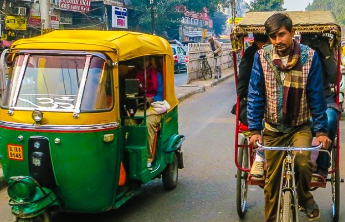 Мото и велорикши - транспорт для перевозки людей и груза. Мото и велорикши - транспорт для перевозки людей и груза.