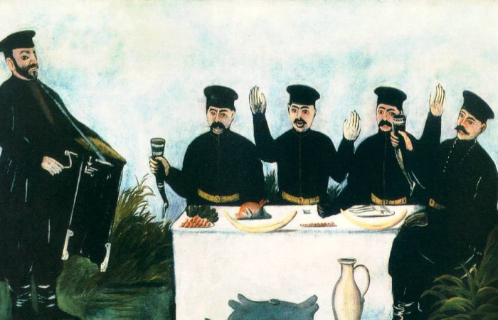 Рог-сосуд традиционно используется на больших праздниках.