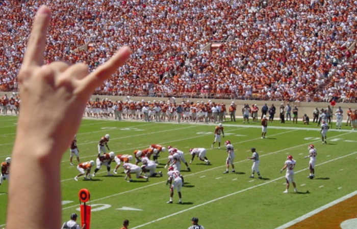 Жест болельщиков.