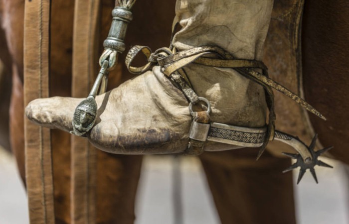 Первые шпоры на мягких сапогах всадников. / Фото: forum.guns.ru