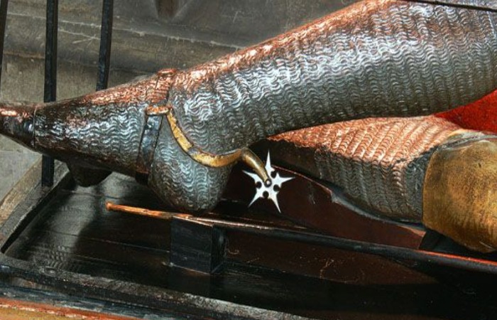 Сабатоны рыцарские. / Фото: cz.pinterest.com